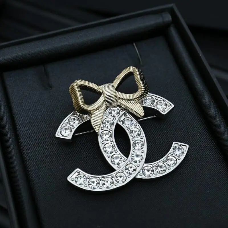 chanel brooches pour femme s_126312b